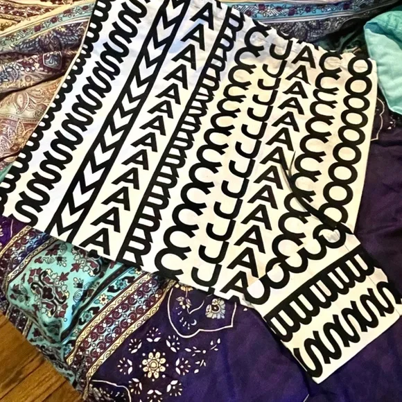 Marc Jacobs Small Leather The Tote Bag - Picture 6 of 6